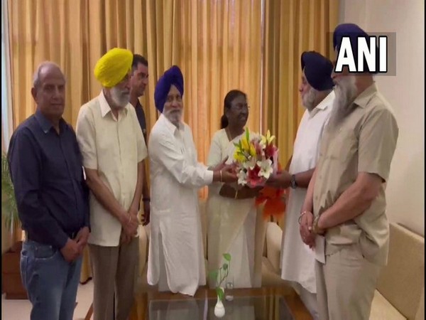NDA's Presidential candidate Droupadi Murmu with Shiromani Akali Dal President Sukhbir Singh Badal (Photo/ANI)