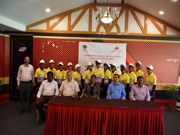 Group photo of Karnataka team with Mahantesh G K, Roger Binny, and Mamatha Maben.