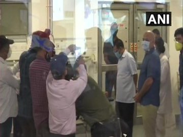 Delhi Chief Minister Arvind Kejriwal at plasma bank in New Delhi on Thursday. Photo/ANI