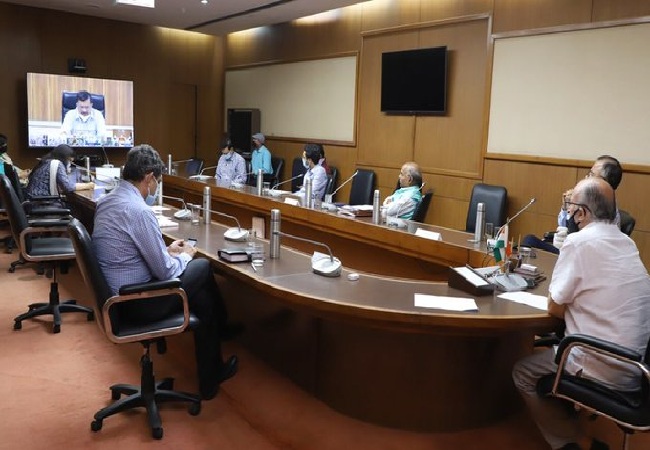 Delhi LG Anil Baijal reviewed the status of COVID-19 management in Delhi through video conference with Chief Minister Arvind Kejriwal, Deputy Chief Minister Manish Sisodia and others.