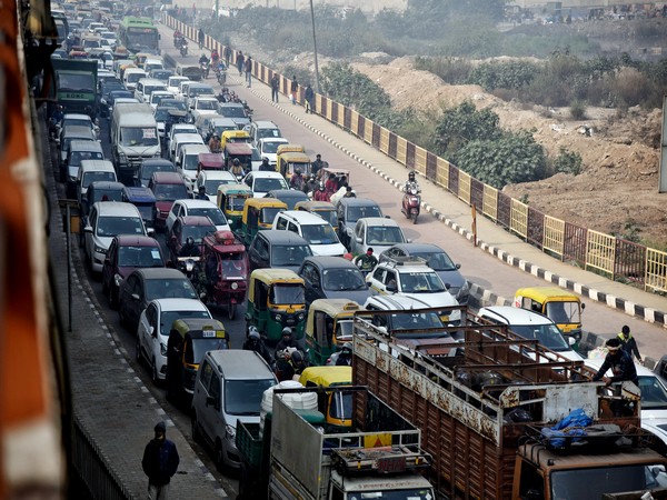 Heavy traffic jam at the Delhi-Ghazipur border. (File Photo)