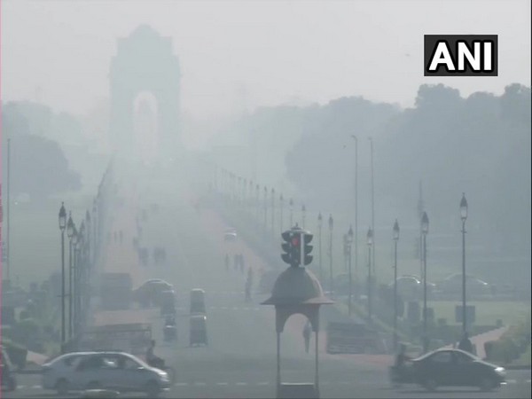 Major pollutants PM 2.5 at 178 in 'Unhealthy' category  in  India Gate [Photo/ANI]
