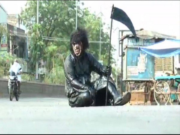 Mohammed Subhani, a social worker, has been instructed to educate those who stray on the roads without heeding government warnings. Photo/ANI