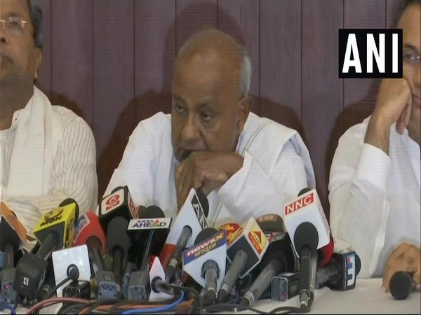 JDS leader HD Devegowda (File Photo)