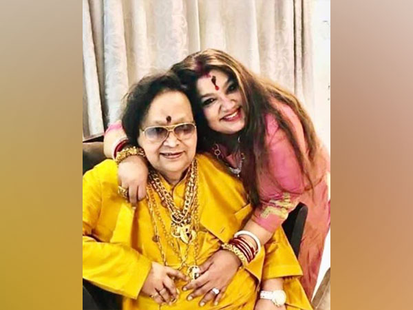 Rema Lahiri with late Bappi Lahiri (Image source: Instagram)