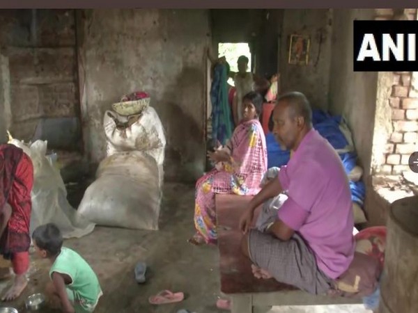 Locals of Sabalpur Diyara (Photo/ANI)