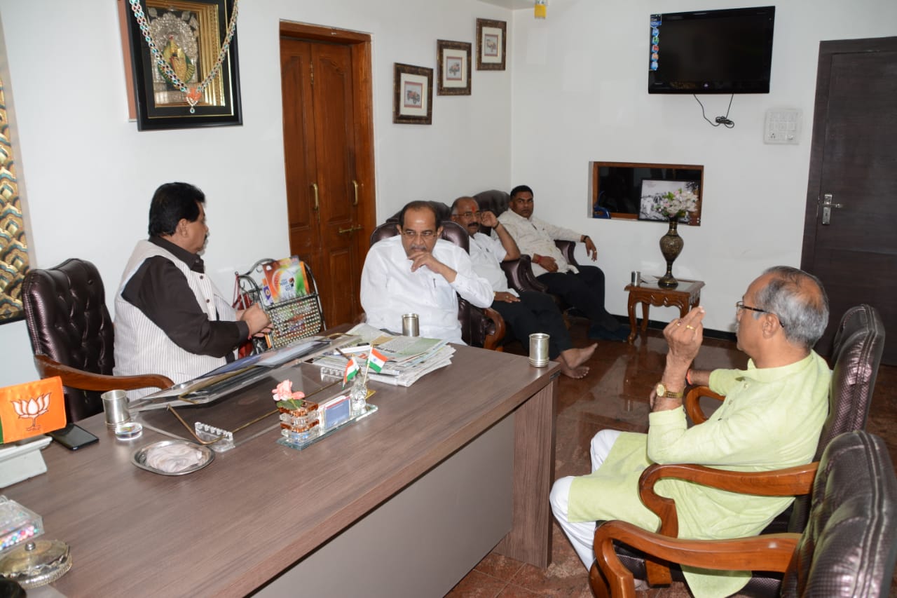 BJP MP Dilip Gandhi holds meeting with Radhakrishna Vikhe Patil at his office in Mumbai [Photo/ANI]