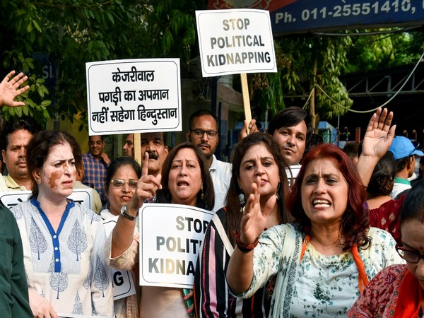 Visual of protest by BJP workers against Tajinder Bagga's arrest on May 6 (Photo:ANI)