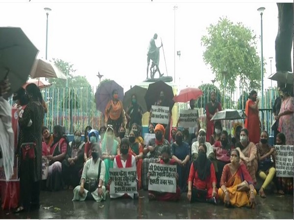 Women wing of Bharatiya Janata Party (BJP) in West Bengal protested at Gandhi Smriti in Kolkata (Photo/ANI)