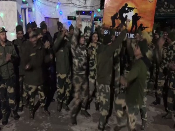 BSF personnel celebrating New Year's eve in Poonch, J-K. (Photo/ANI)