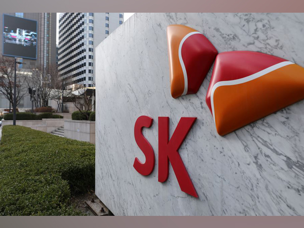 Samsung Electronics and SK Hynix submitted their semiconductor business data to the U.S. government.
