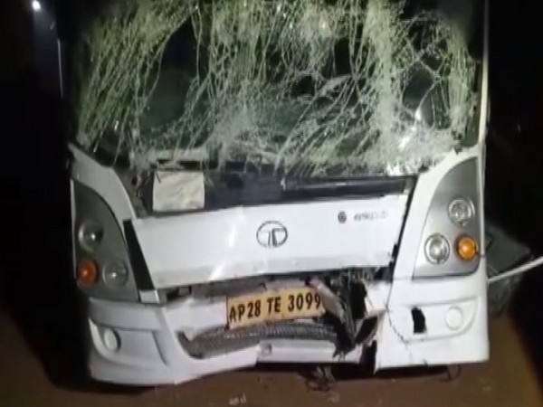 Visuals from the incident in Telangana's Hyderabad which occurred on Monday night injuring 12 passengers. Photo/ANI