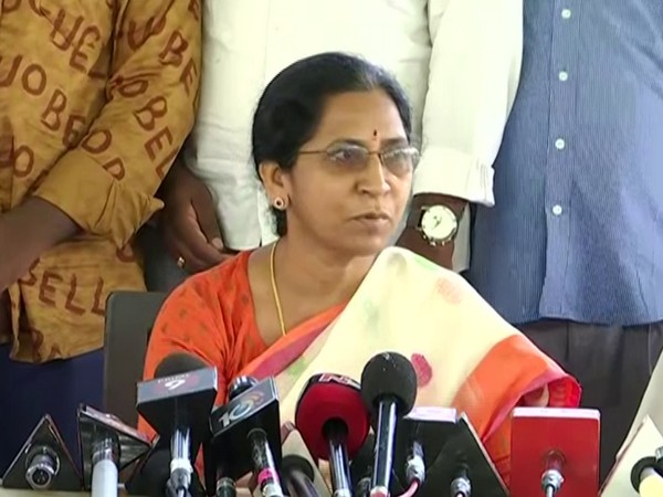  Etela Jamuna, the wife of former Health Minister of Telangana state Etela Rajender