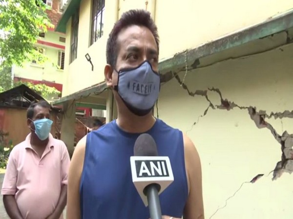 Raj Berman, a resident at Laxmi Apartments (Photo/ANI)