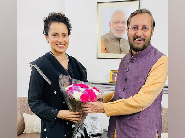 Kangana Ranaut with Minister of Information and Broadcasting, Prakash Javdekar (Image Source: Instagram)