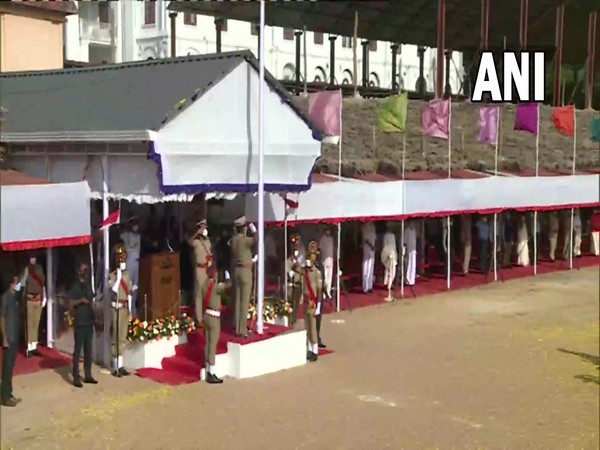 Kerala governor Arif Mohammad Khan unfurls national flag (Photo/ANI)