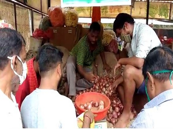 Onions being sold at Visakhapatnam's Rythu Bazaar. (Photo/ANI)