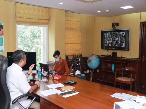 Union Minister of Petroleum and Natural Gas Dharmendra Pradhan holding meeting with CHT officials. (Picture Source: Twitter/ Dharmendra Pradhan)