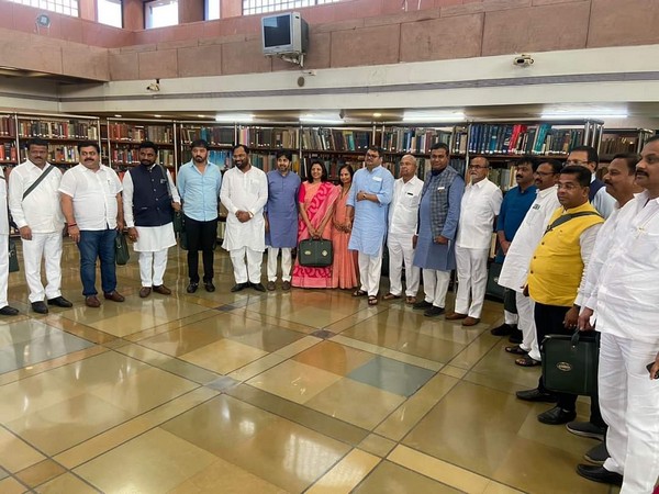Newly elected Members of Maharashtra Legislature in Delhi (Photo/Twitter)