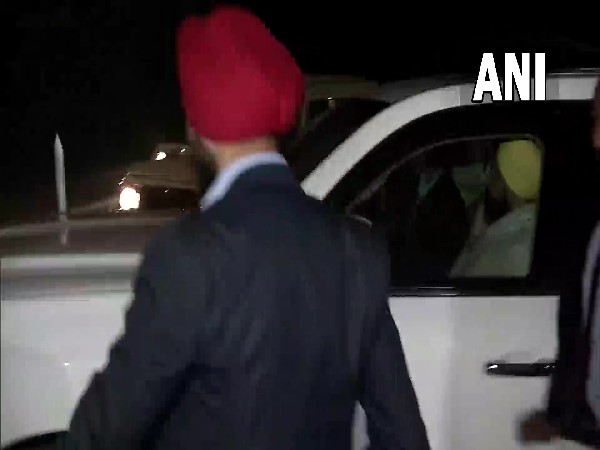 Visual of Punjab CM Charanjit Singh Channi leaving from residence of party leader Rahul Gandhi after meeting