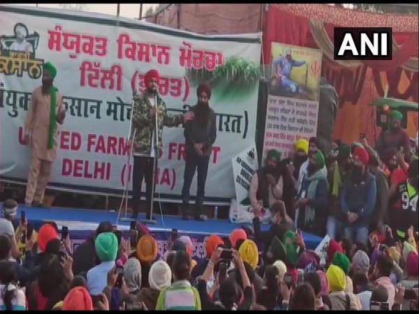 Diljit Dosanj addressing farmers at Singhu border on Saturday. (Photo/ANI)
