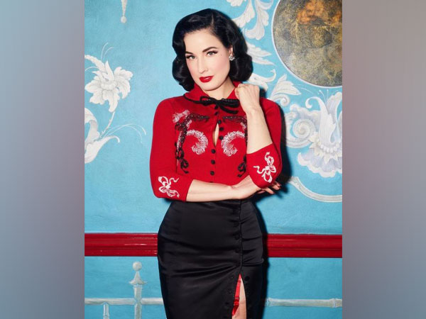 Dita Von Teese (Image source: Instagram)