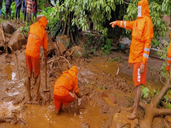 NDRF team engaged in rescue operations in Maharashtra (Photo/ANI)
