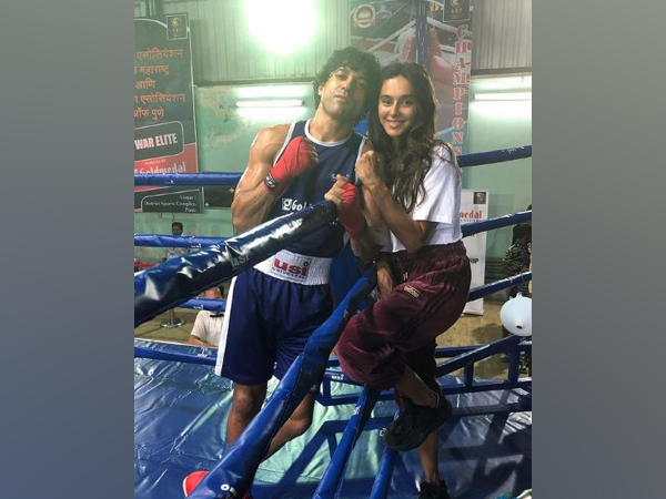 Farhan Akhtar, Shibani Dandekar (Image Source: Instagram)