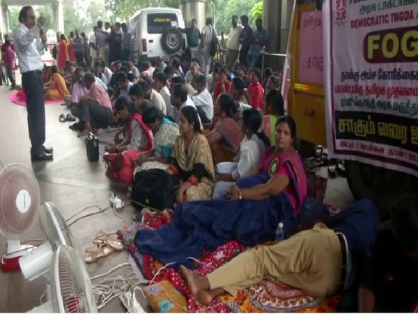 Tamil doctors indefinite strike continues for the second day inside Rajiv Gandhi Hospital premises. Photo/ANI