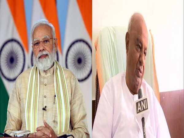 Prime Minister Narendra Modi and former Prime Minister HD Devegowda. (File Photo)