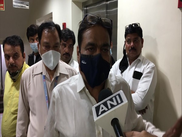 Hospital director DNS Hospital in Indore talking to ANI after Kamal Nath had a narrow escape when an elevator on Sunday. (Photo/ANI)