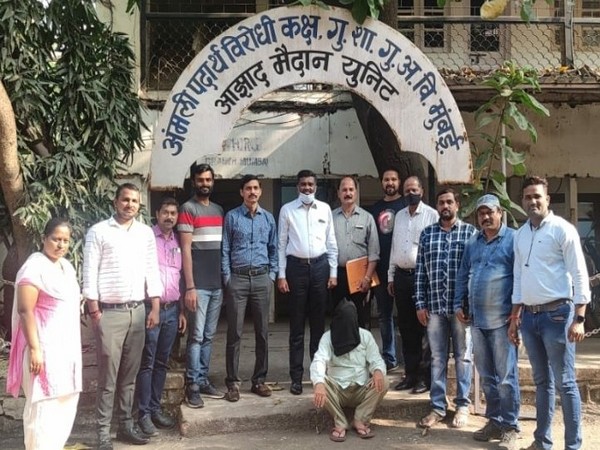 Mumbai police arrested 65-yrs-old drug peddler from Borivali area (Photo/ANI)