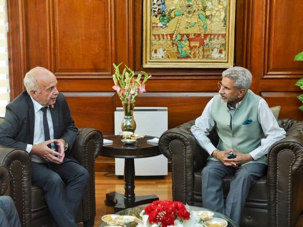 EAM Jaishankar meets Swiss minister Ueli Maurer (Photo: Twitter/@DrSJaishankar)