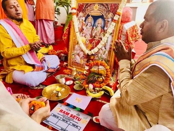 A still from the mahurat pooja of film 'Ram Setu' (Image Source: Instagram)