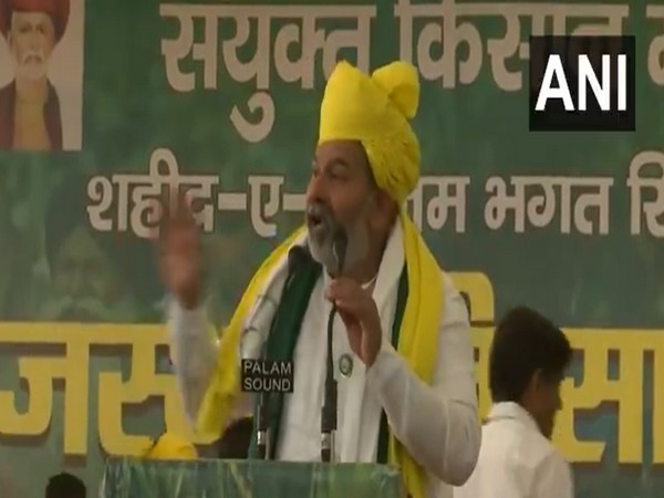 Bharatiya Kisan Union (BKU) president Rakesh Tikait addressing a gathering in Jaipur. (Photo/ANI)