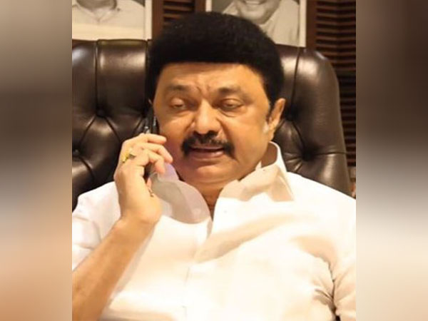 CM Stalin speaks with one of the stranded pilgrims (Photo/x/@mkstalin)