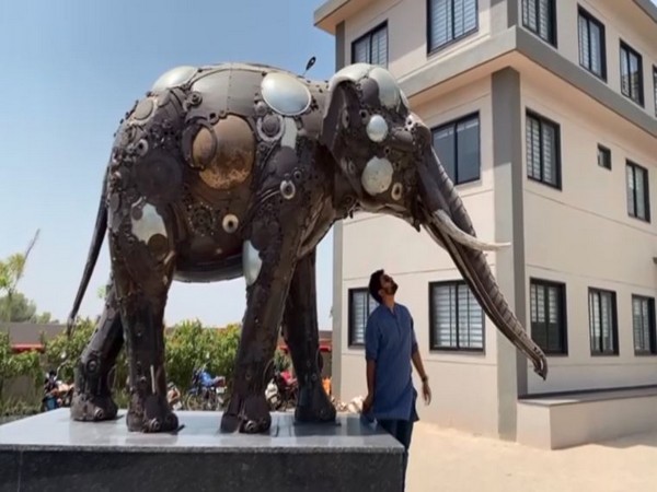 Man recycles metallic scraps in Indore, 12-feet elephant made from metallic scraps (Photo:ANI)