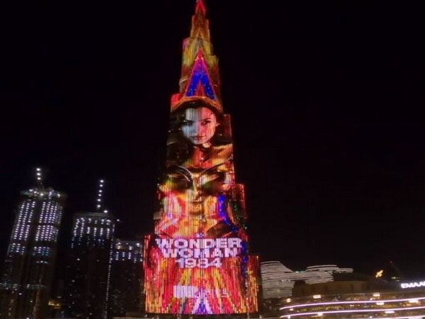 Wonder Woman 1984 illuminated Burj Khalifa in Dubai (Image Source: Instagram)