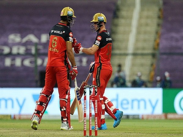 RCB batsmen Shivam Dube and AB de Villiers. (Image: BCCI/IPL)