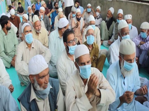 Visuals of people marking the 500th Urs of famous Sufi saint Hazrat Zoon Shah in Anantnag (Photo/ANI)