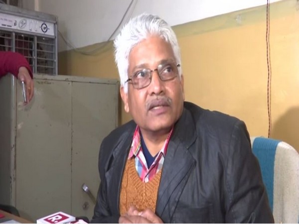 JK Lon Hospital Superintendent Suresh Chand Dulara speaking to reporters in Kota on Sunday. Photo/ANI