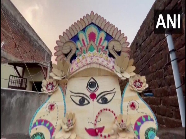 Visual of the Idol of Goddess Durga made from Ice Cream Sticks (Photo/ANI)
