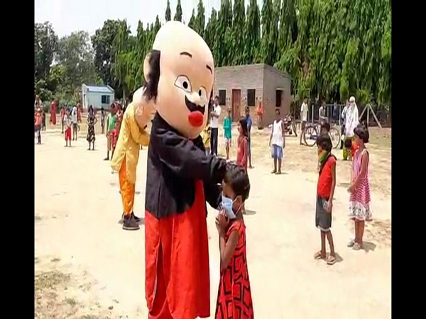 Durgapur Municipal Corporation organises fun event for children to reduce stress amid lockdown. Photo/ANI