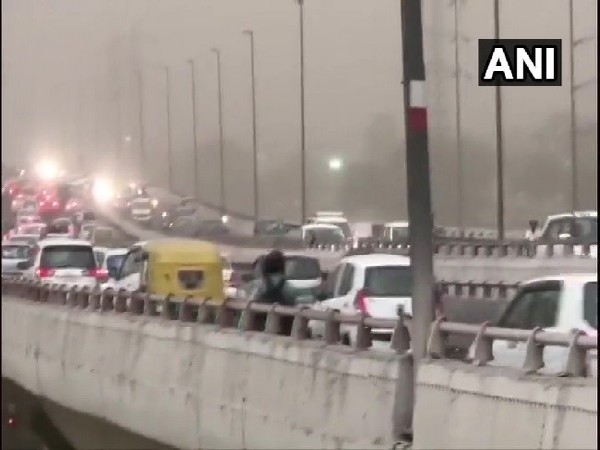 Dust storm in New Delhi on Wednesday. Photo/ANI