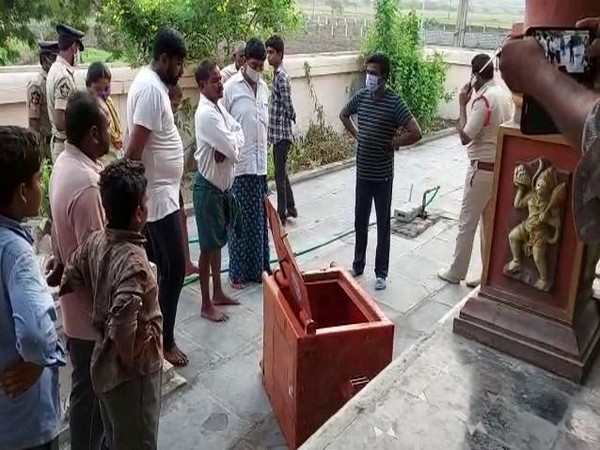 Temple administration with the police