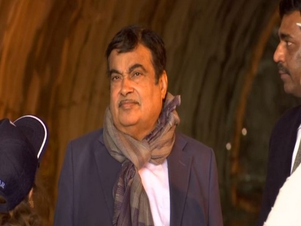 Union Minister Nitin Gadkari in Sonamarg (Photo/ANI)