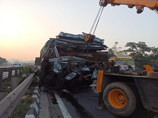 Visual from the accident site on Pune-Mumbai Highway. (Photo/ANI)