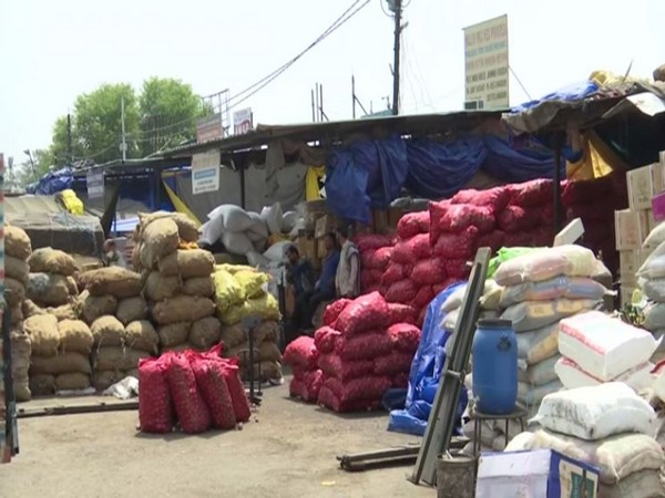 A trader's market in Jammu (Photo/ANI)