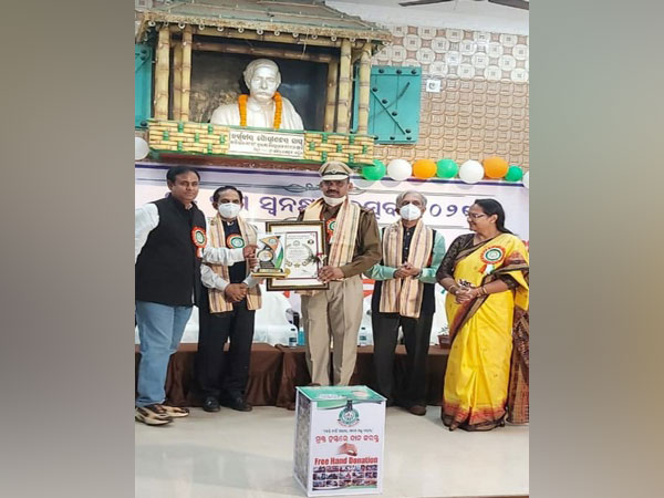 ASI Rajesh Kumar at the felicitation ceremony in Cuttack