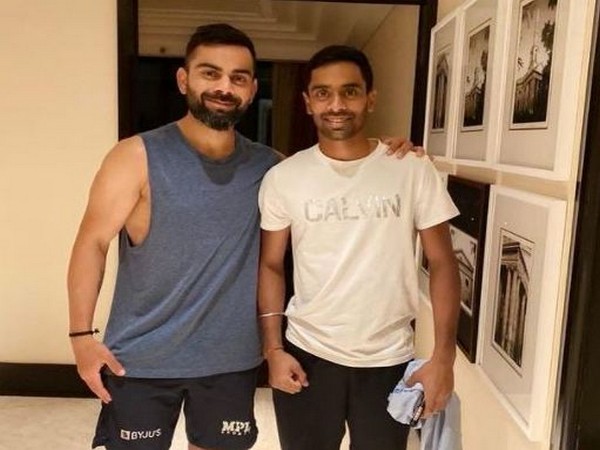 Virat Kohli with Abhimanyu Easwaran (Photo/ Abhimanyu Easwaran Instagram)